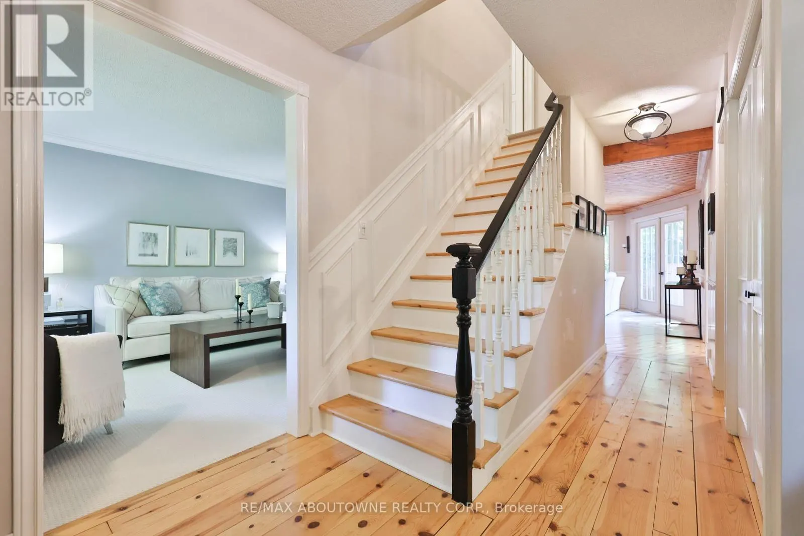 206 ROSSMORE BOULEVARD