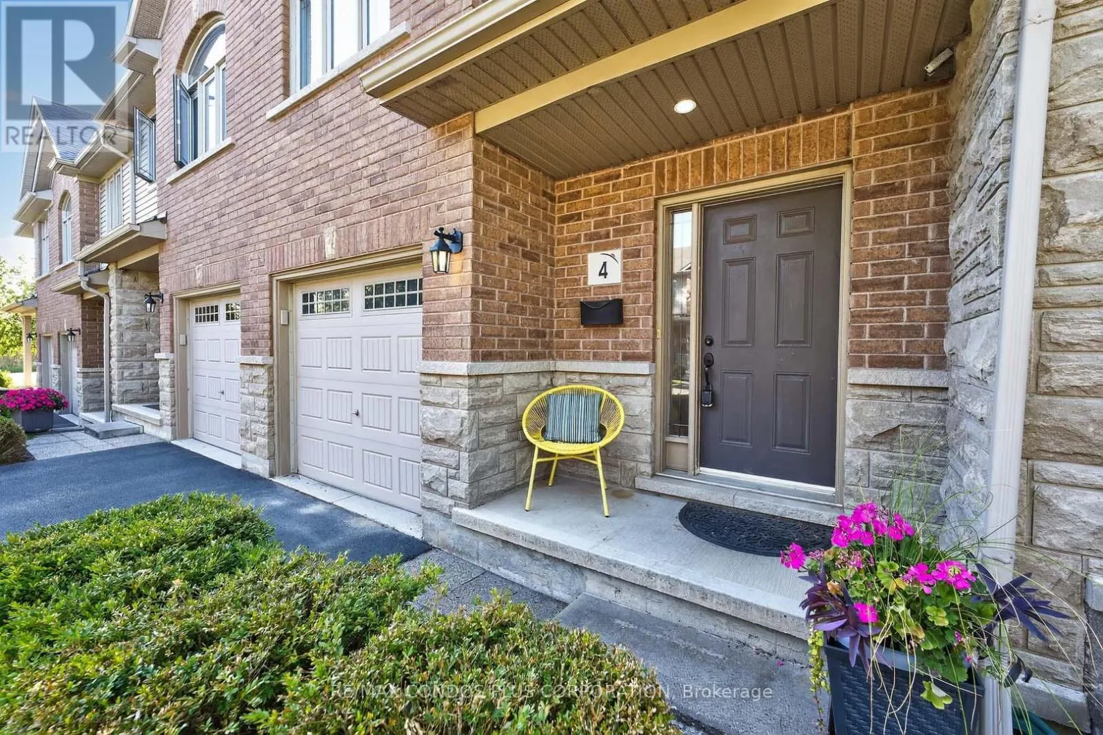 4 - 1491 PLAINS ROAD W