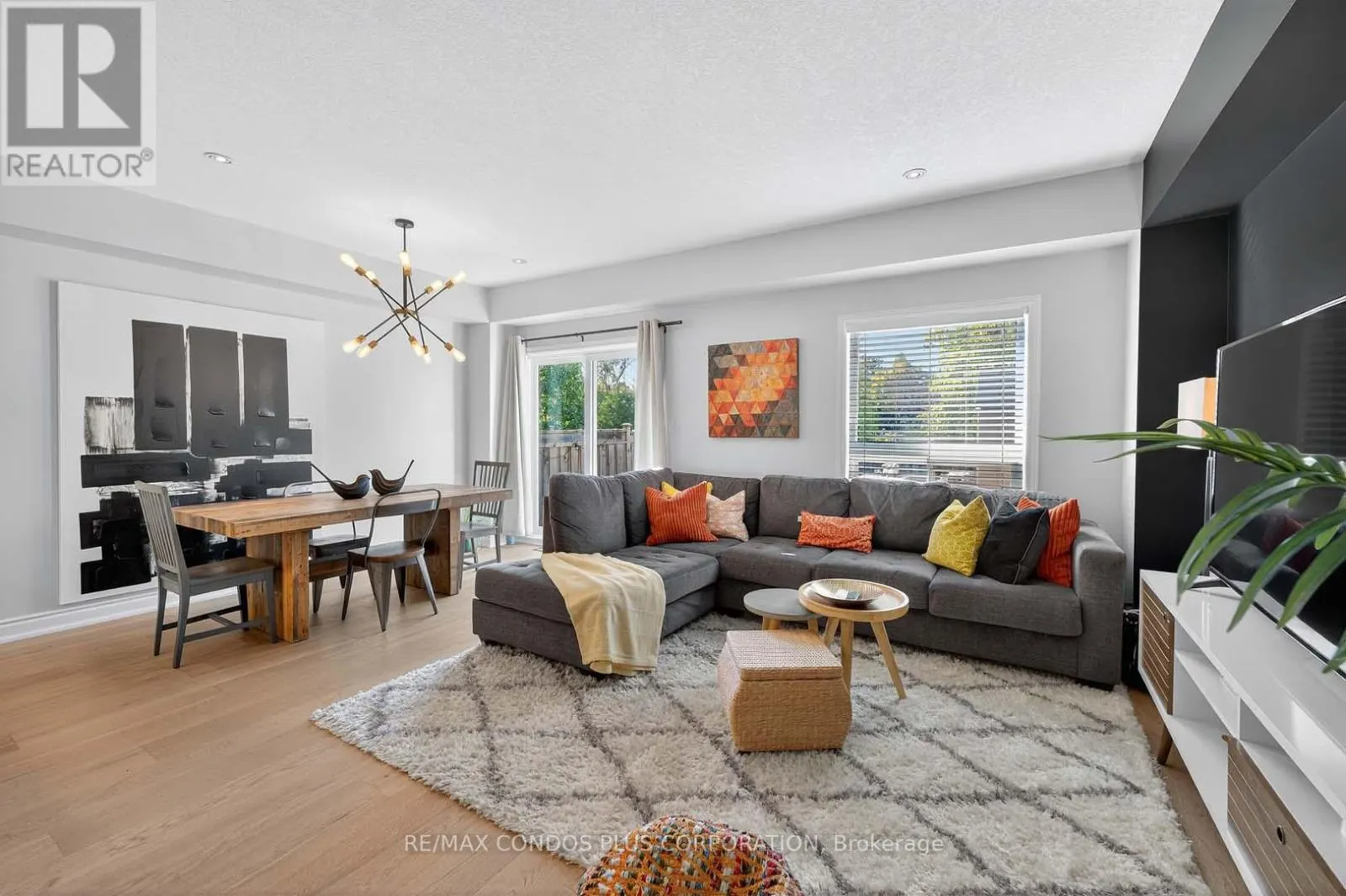 4 - 1491 PLAINS ROAD W