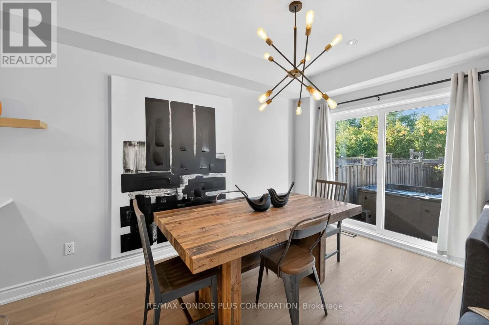 4 - 1491 PLAINS ROAD W