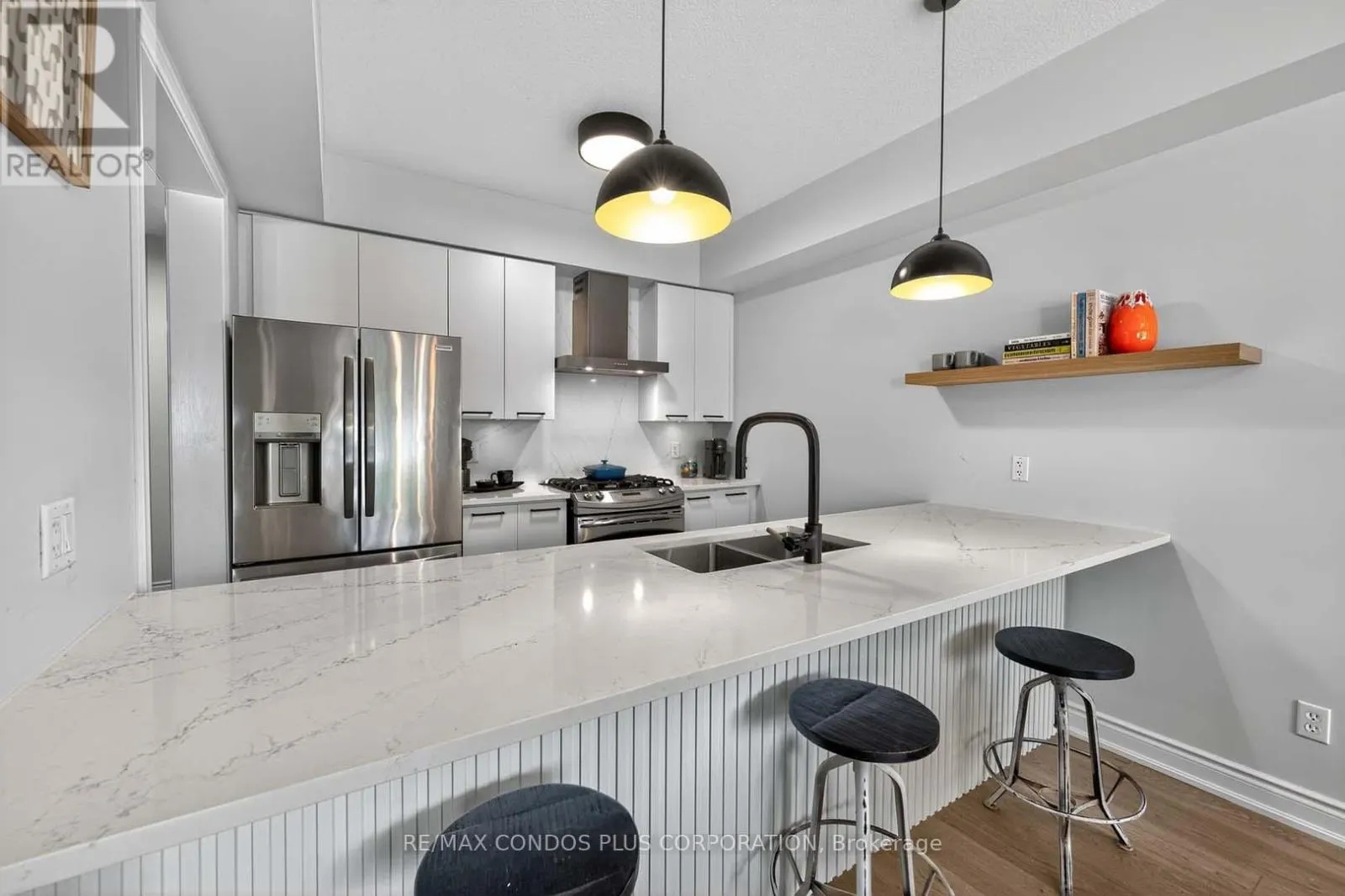 4 - 1491 PLAINS ROAD W