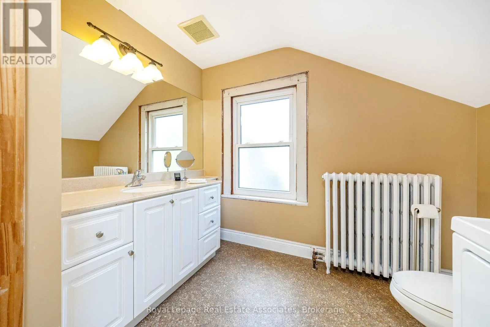 85 AND 0 GUELPH STREET