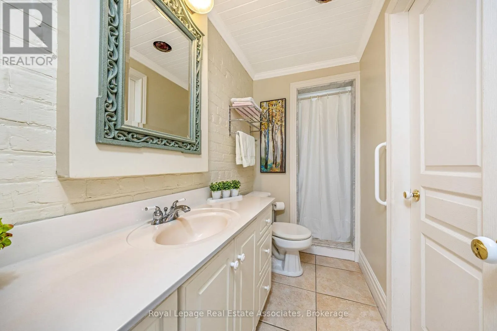 85 AND 0 GUELPH STREET