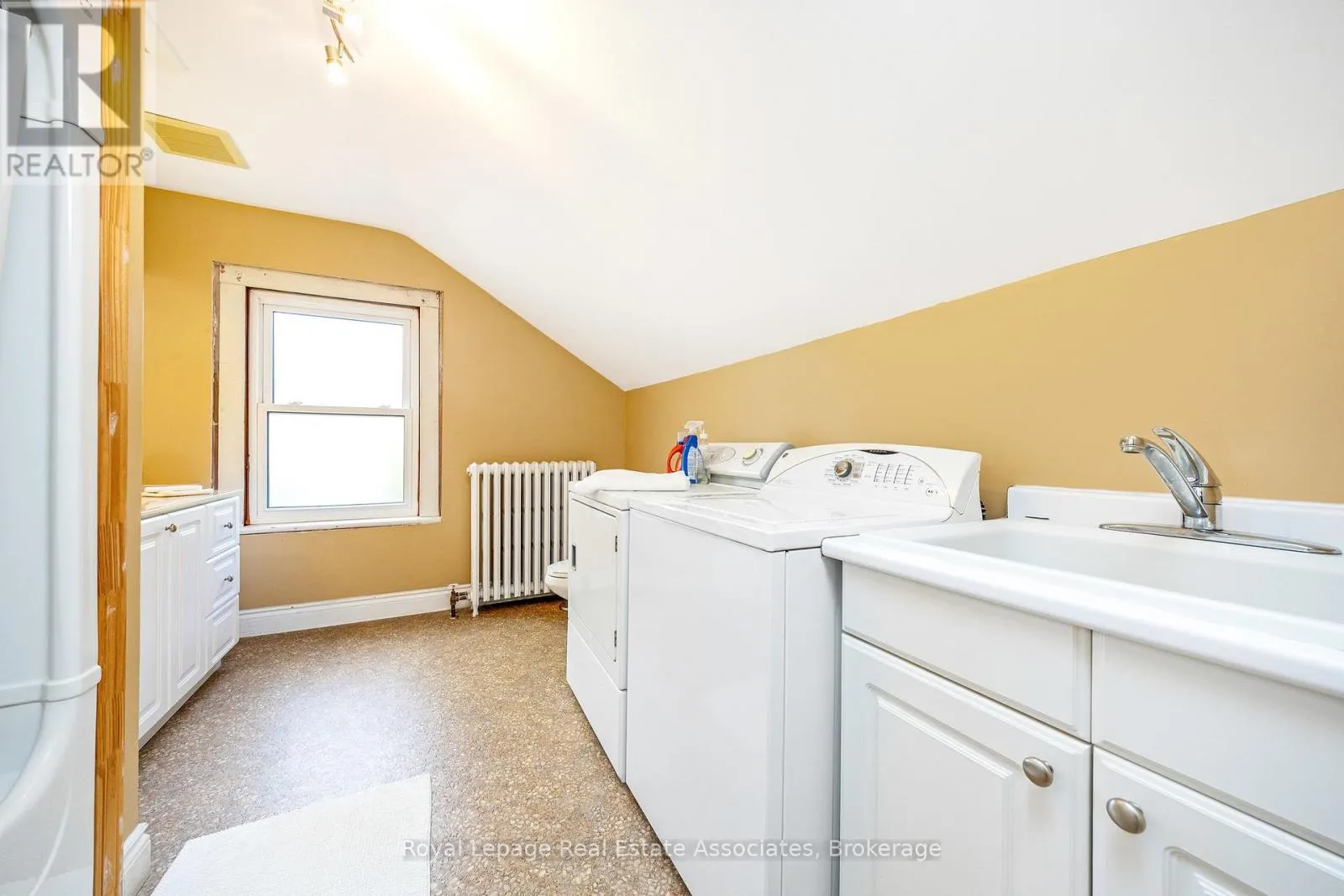 85 AND 0 GUELPH STREET