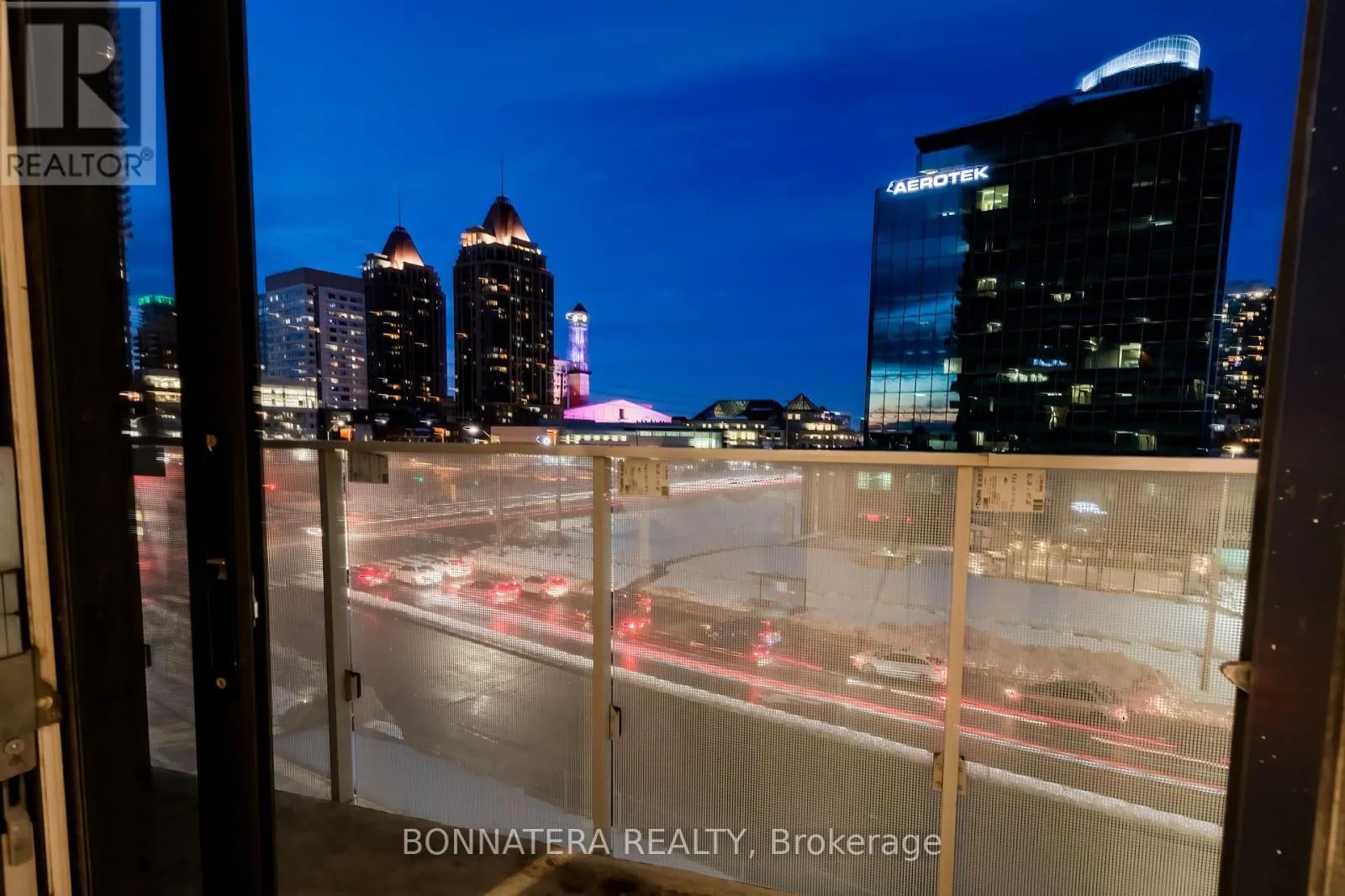 320 - 3900 CONFEDERATION PARKWAY