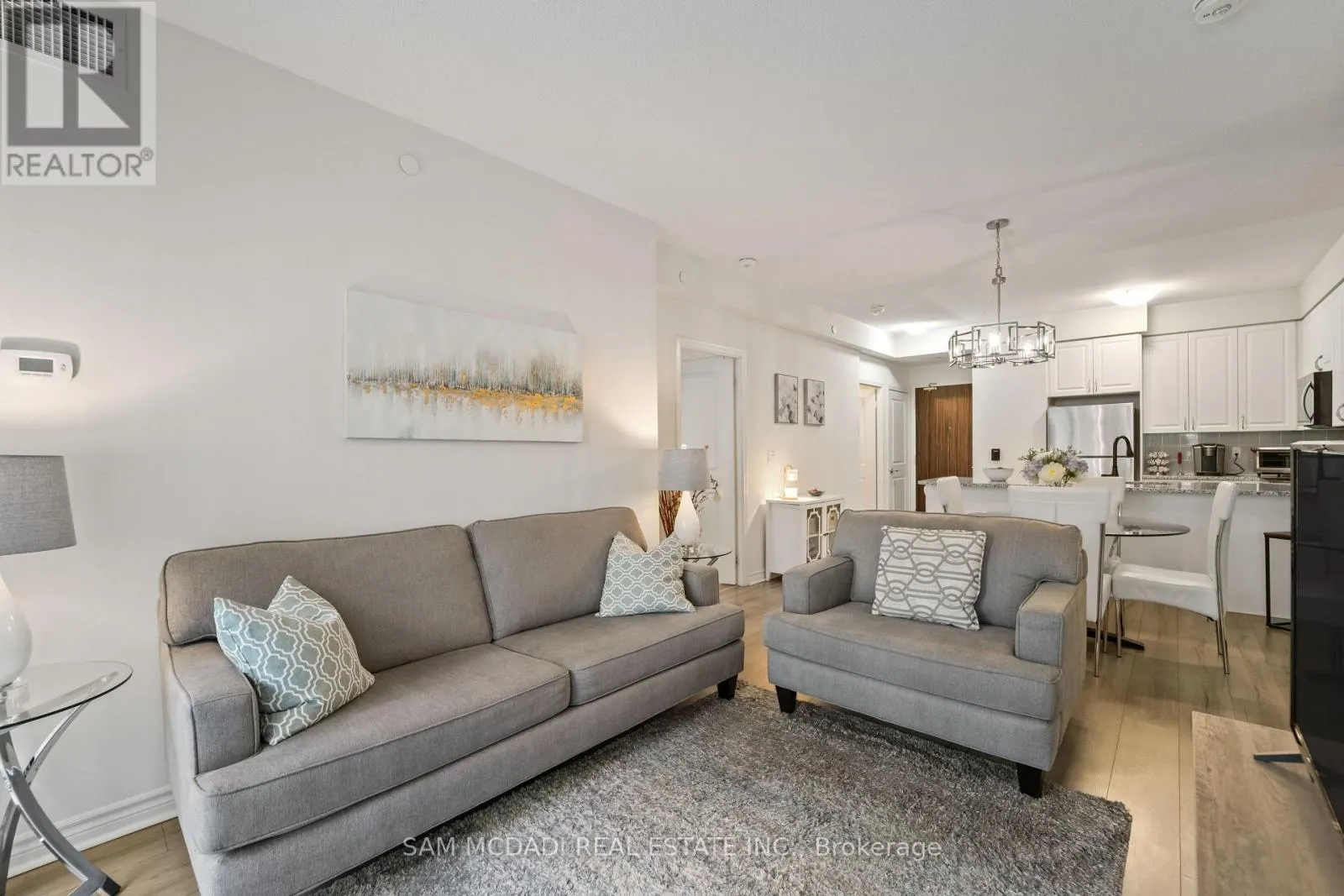 207 - 349 RATHBURN ROAD W