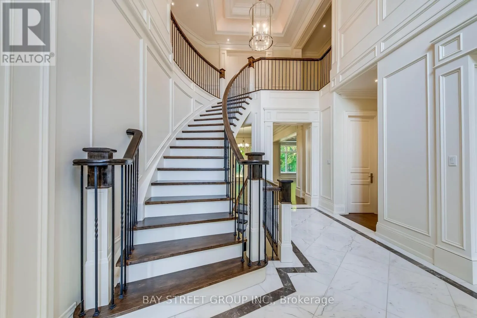 1031 LAKESHORE ROAD W