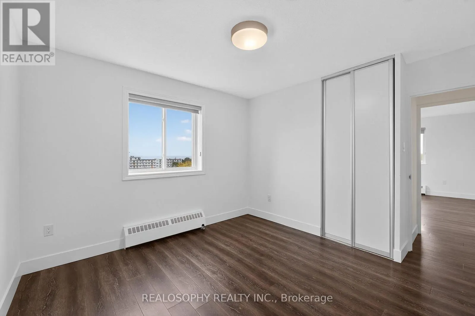 905 - 15 ELIZABETH STREET N