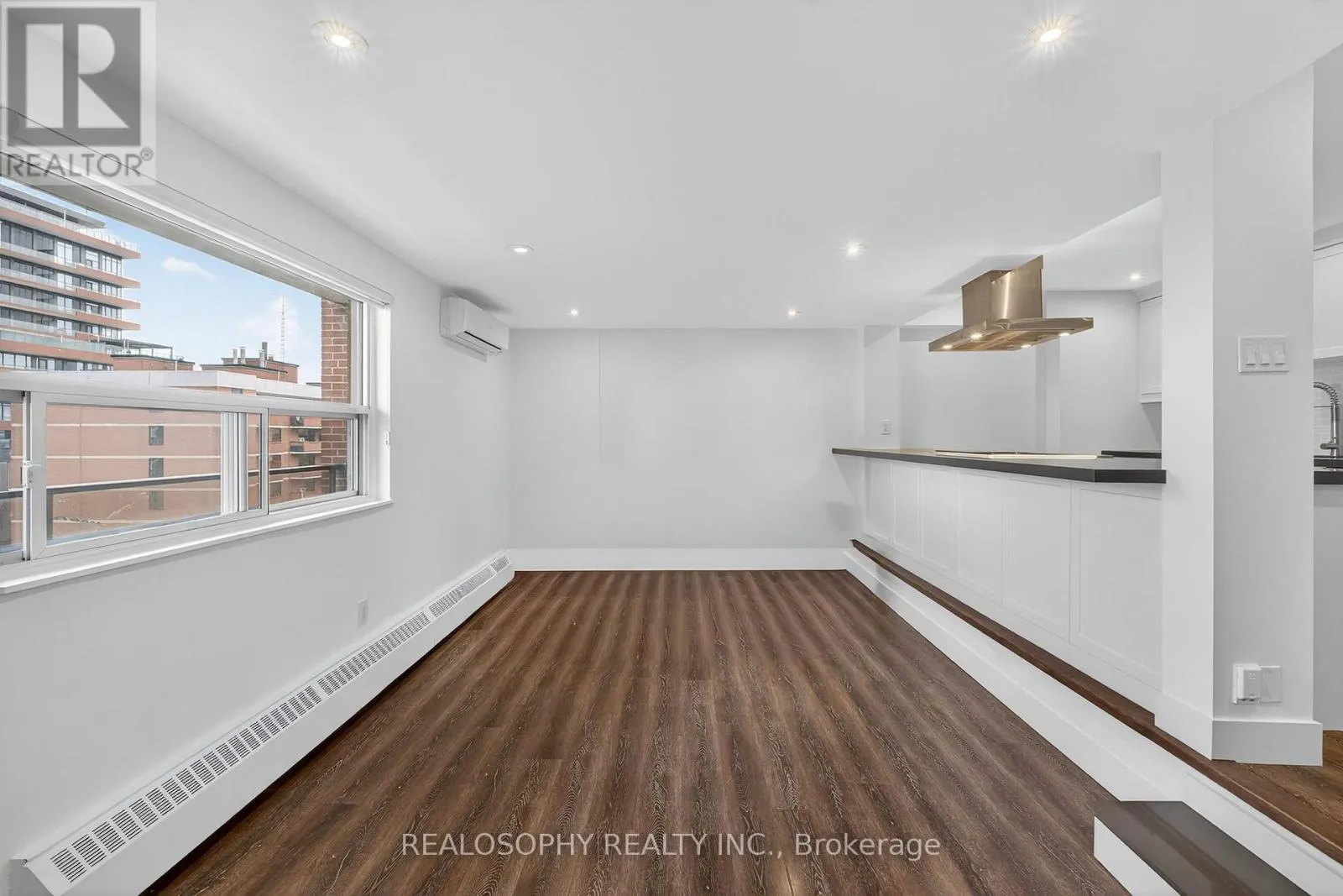 905 - 15 ELIZABETH STREET N