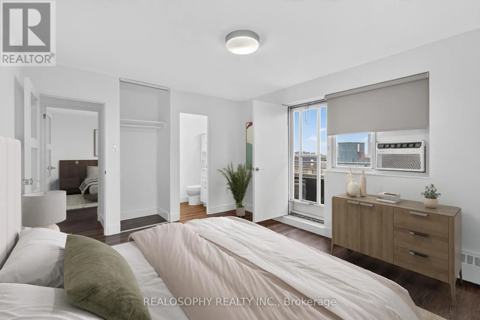 905 - 15 ELIZABETH STREET N