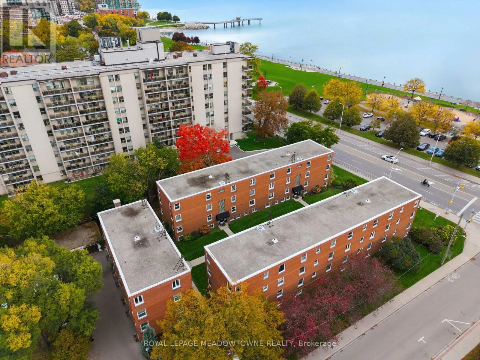 15 - 1351 LAKESHORE ROAD