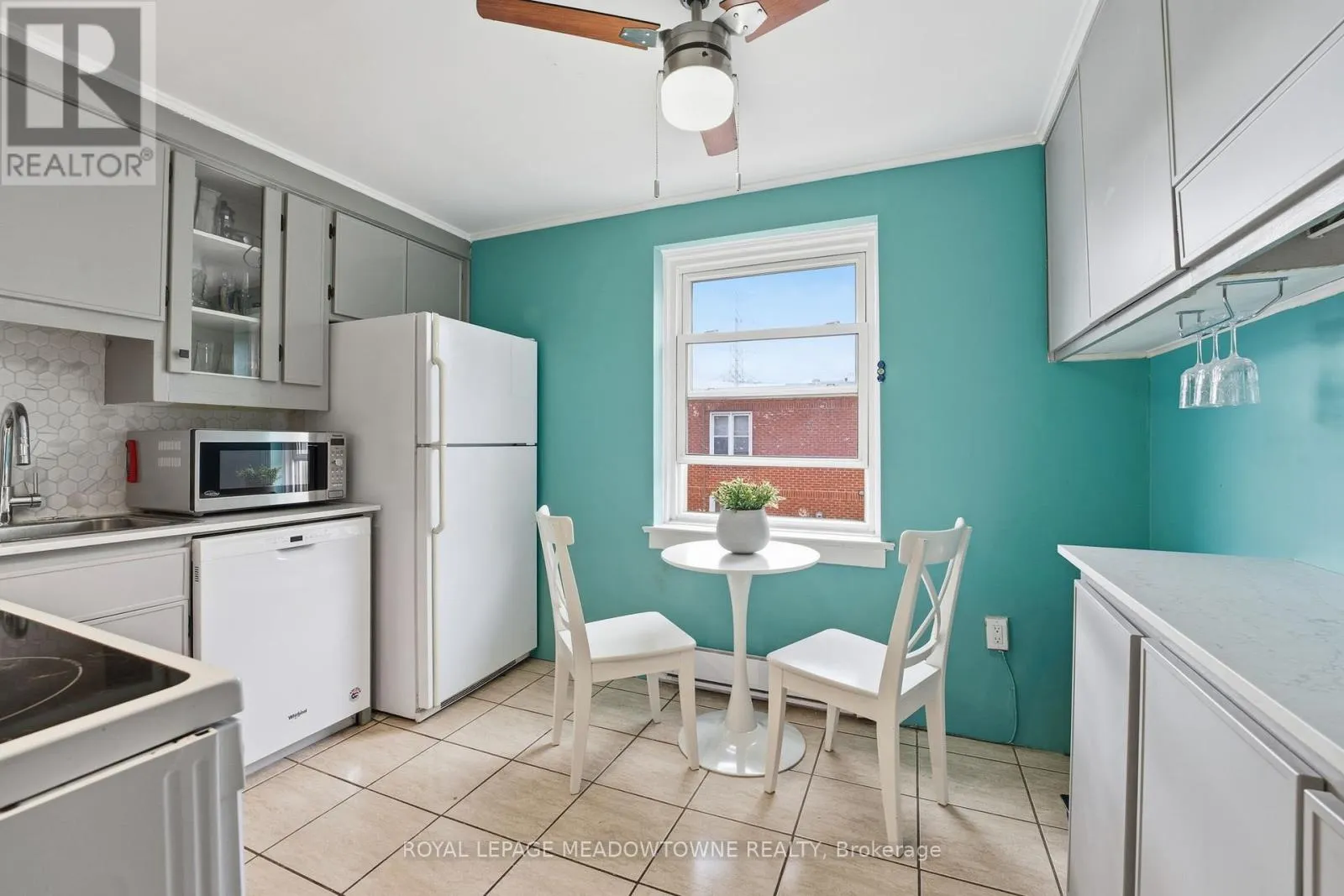 15 - 1351 LAKESHORE ROAD