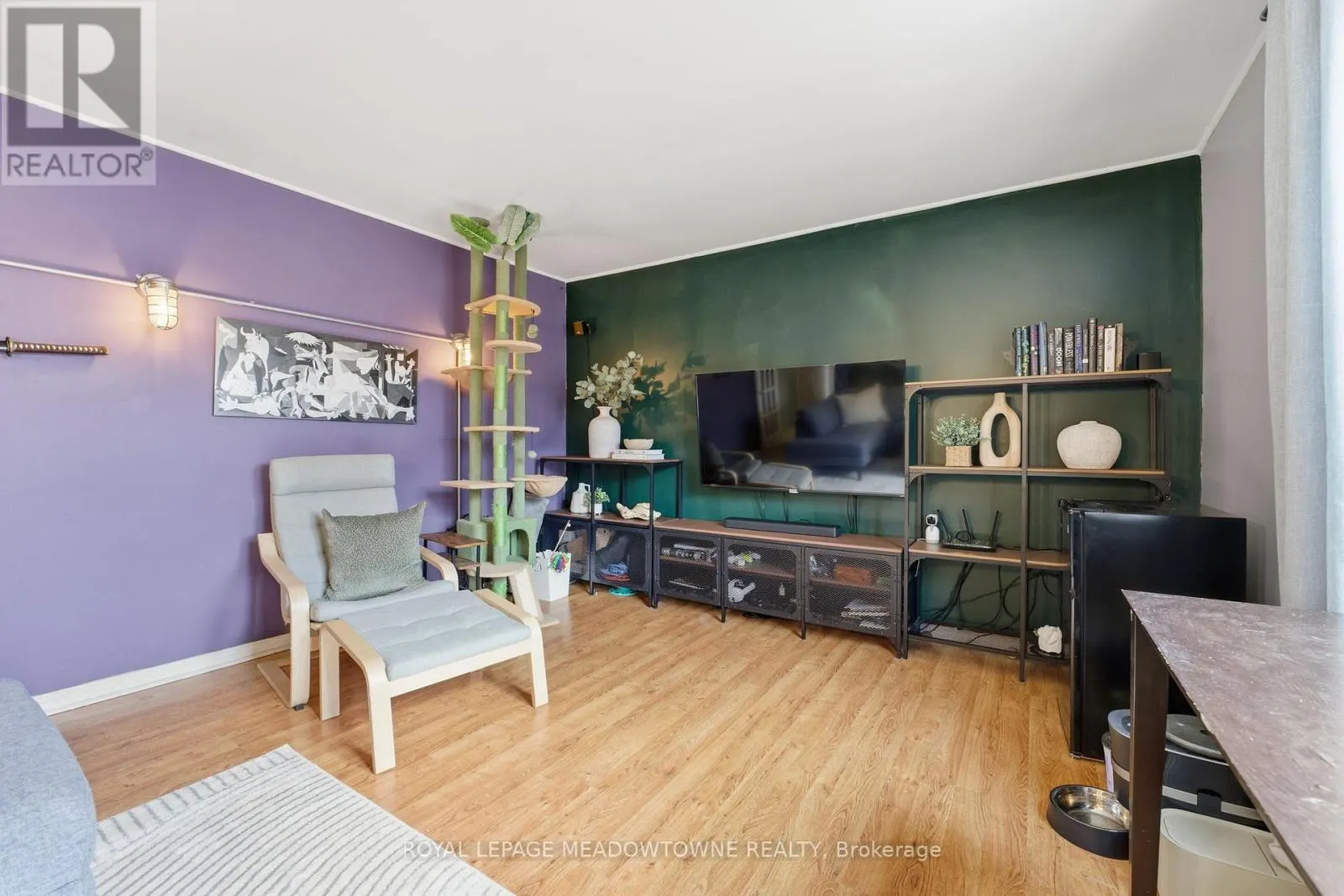 15 - 1351 LAKESHORE ROAD