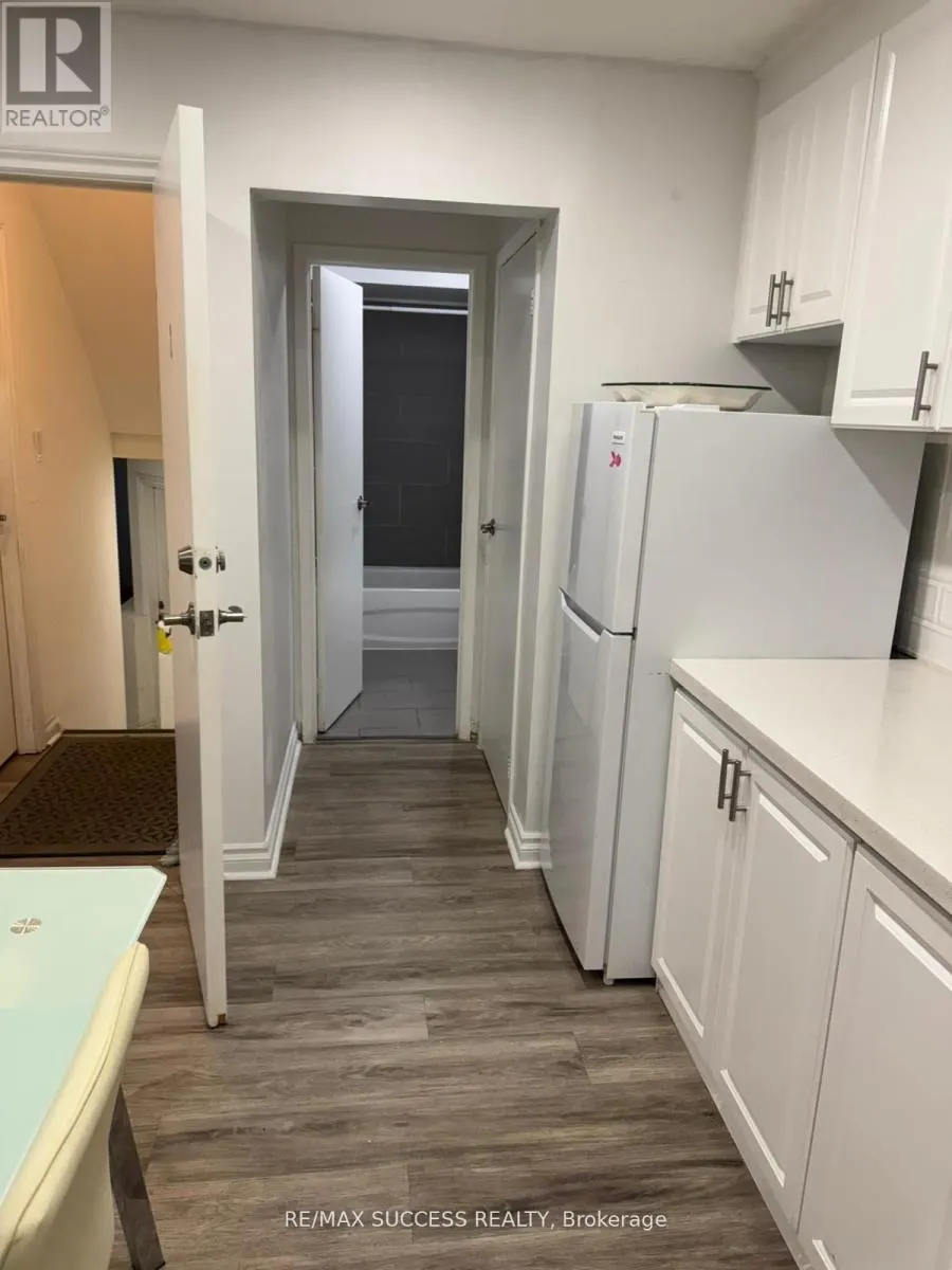 32 MARTINDALE CRESCENT