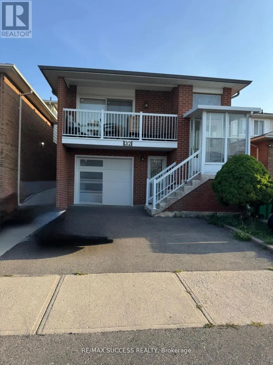 32 MARTINDALE CRESCENT