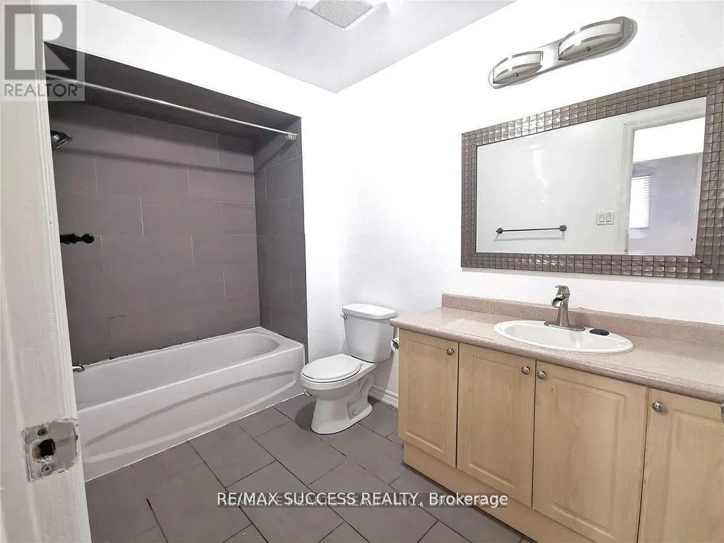 32 MARTINDALE CRESCENT