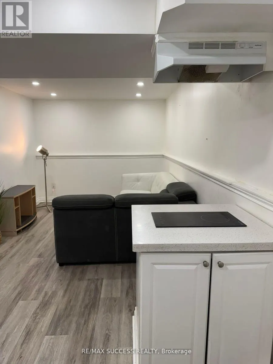 32 MARTINDALE CRESCENT