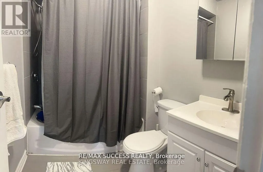 32 MARTINDALE CRESCENT