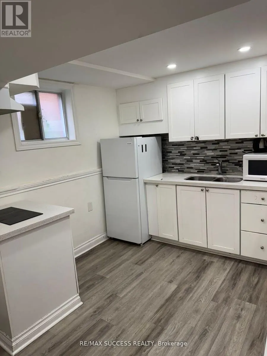 32 MARTINDALE CRESCENT