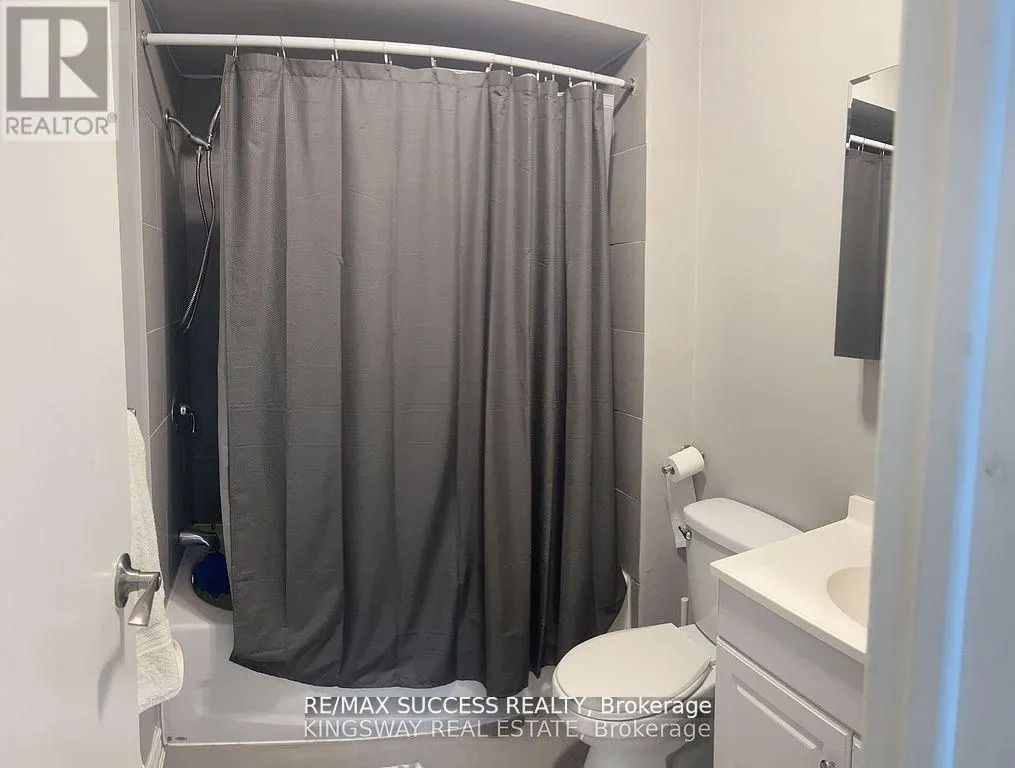 32 MARTINDALE CRESCENT