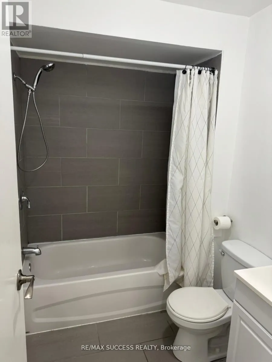 32 MARTINDALE CRESCENT