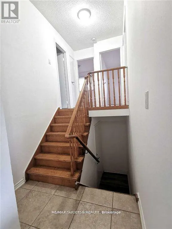 32 MARTINDALE CRESCENT