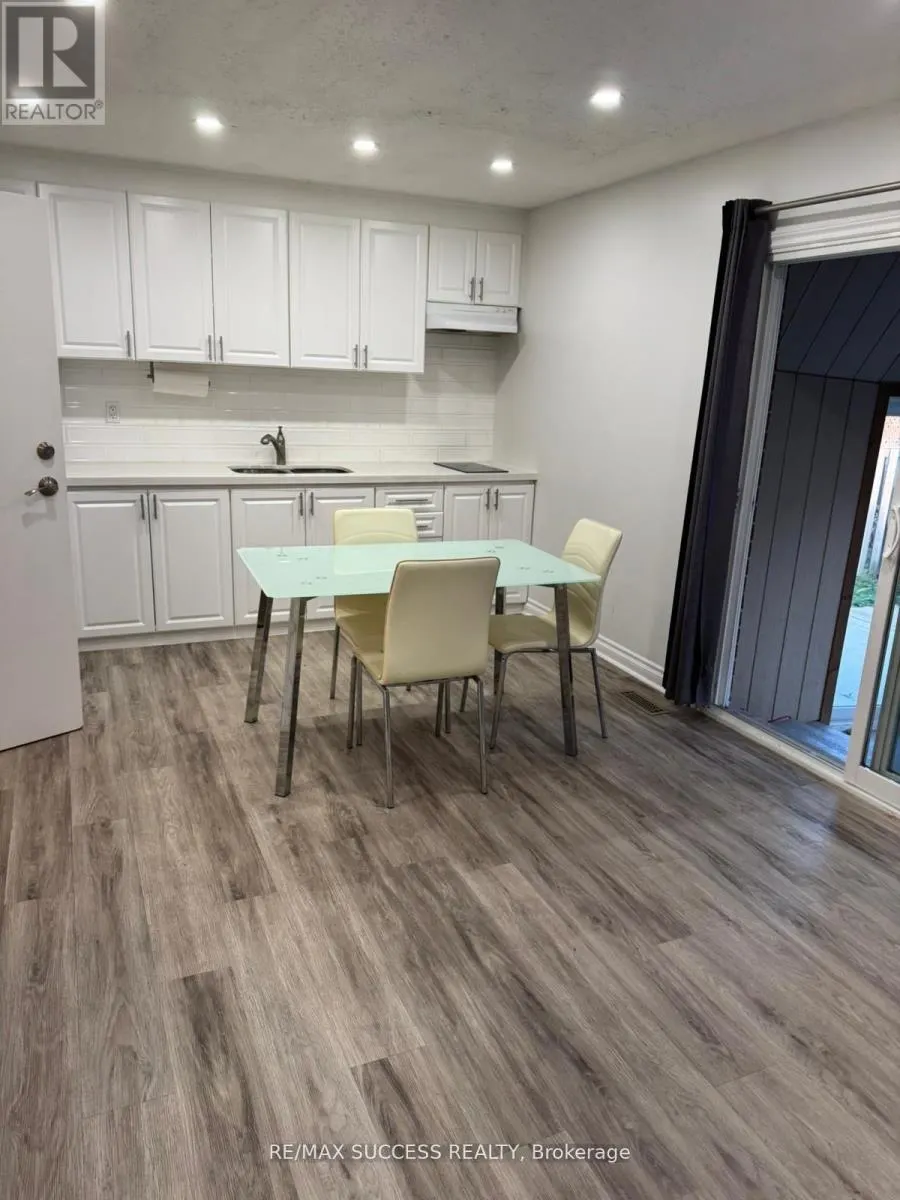 32 MARTINDALE CRESCENT