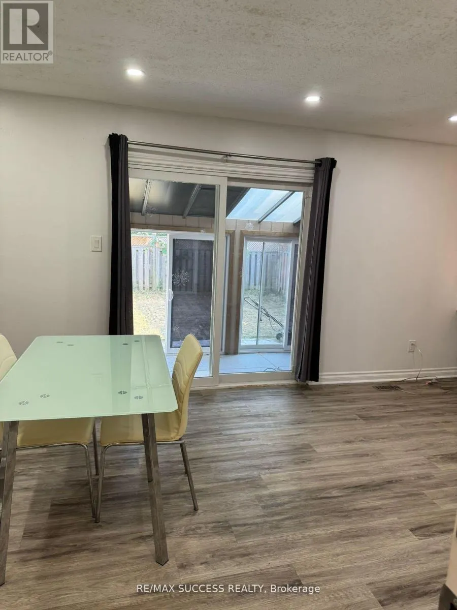 32 MARTINDALE CRESCENT