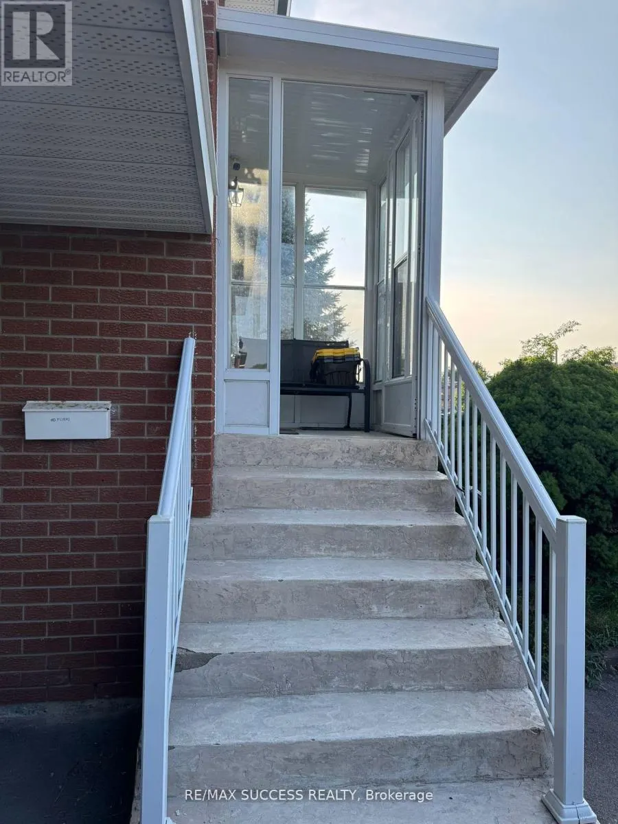 32 MARTINDALE CRESCENT