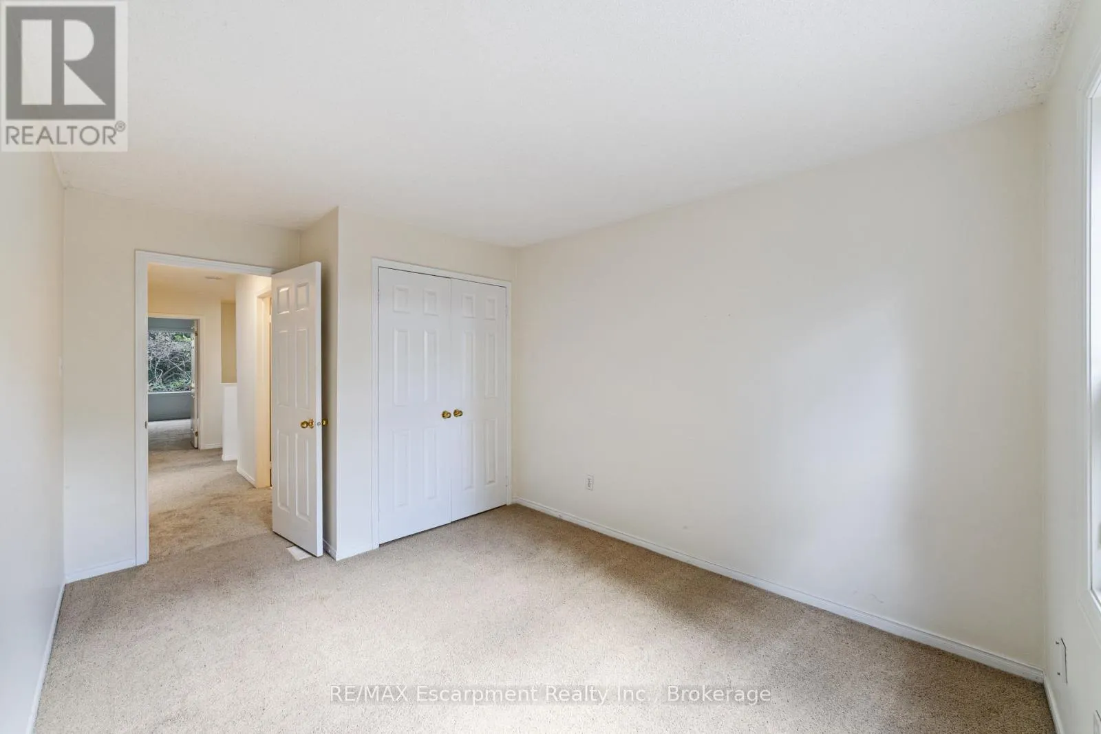 5 - 2065 SIXTH LINE, #5