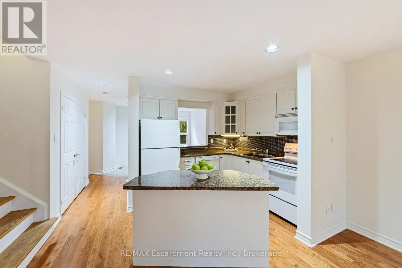 5 - 2065 SIXTH LINE, #5