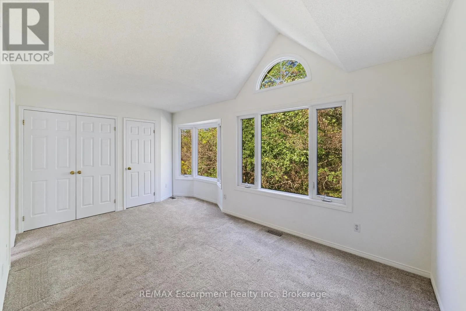 5 - 2065 SIXTH LINE, #5