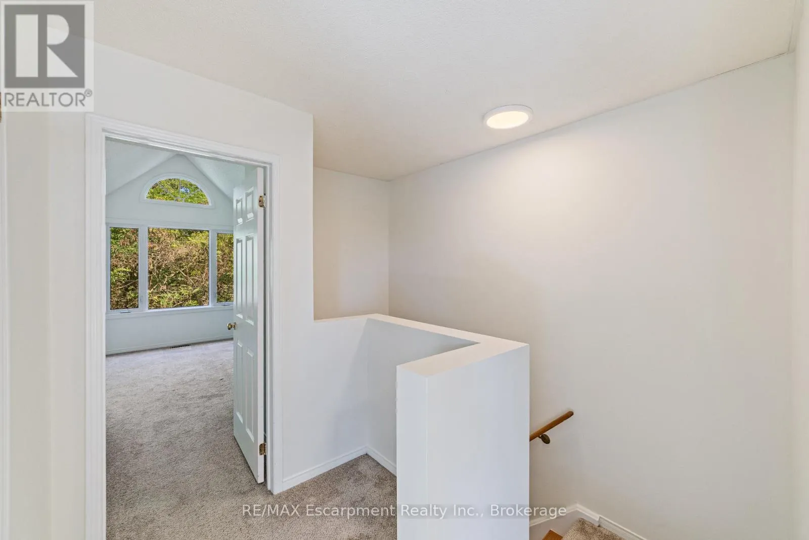 5 - 2065 SIXTH LINE, #5