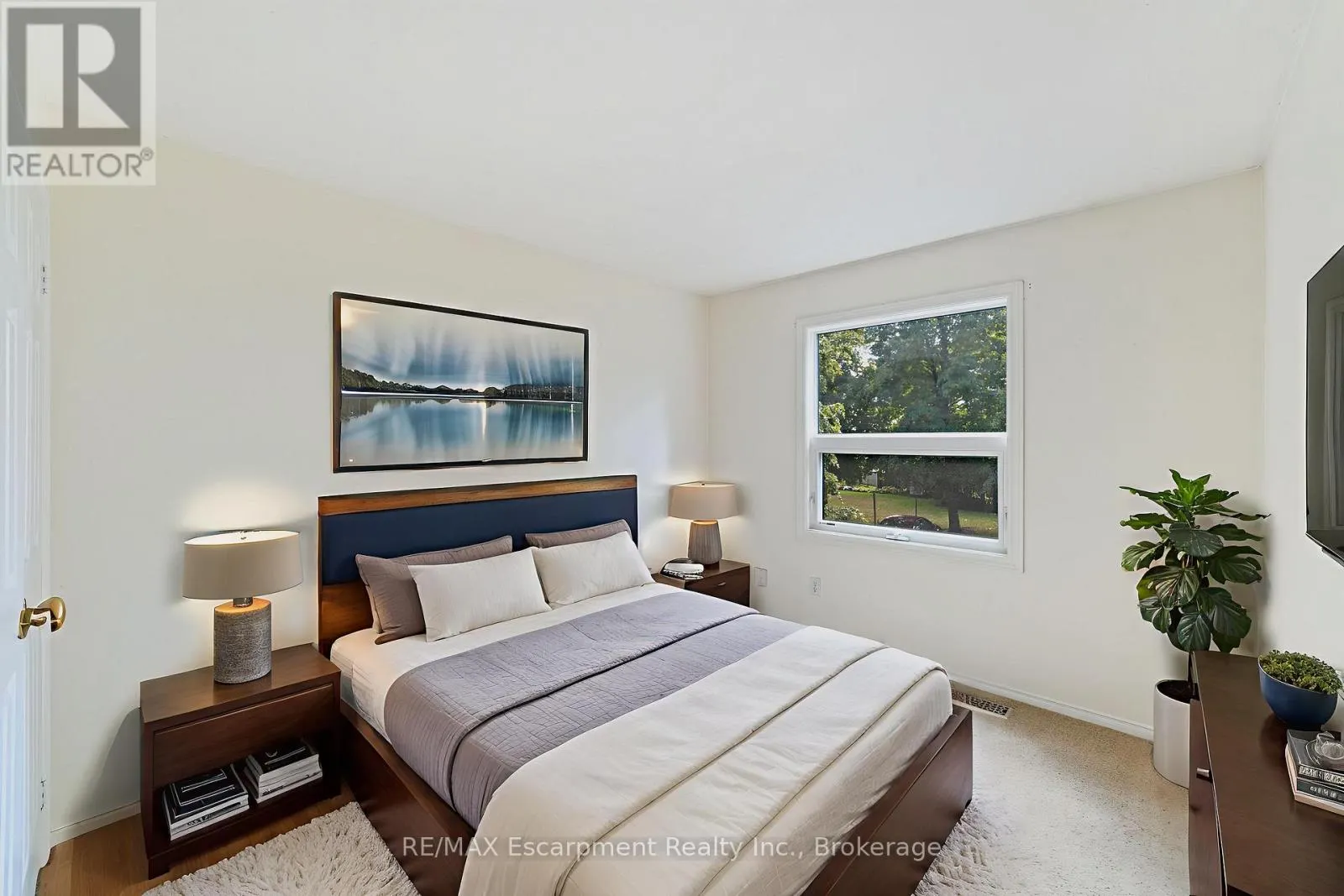 5 - 2065 SIXTH LINE, #5