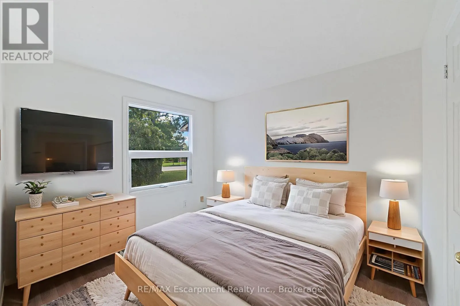 5 - 2065 SIXTH LINE, #5