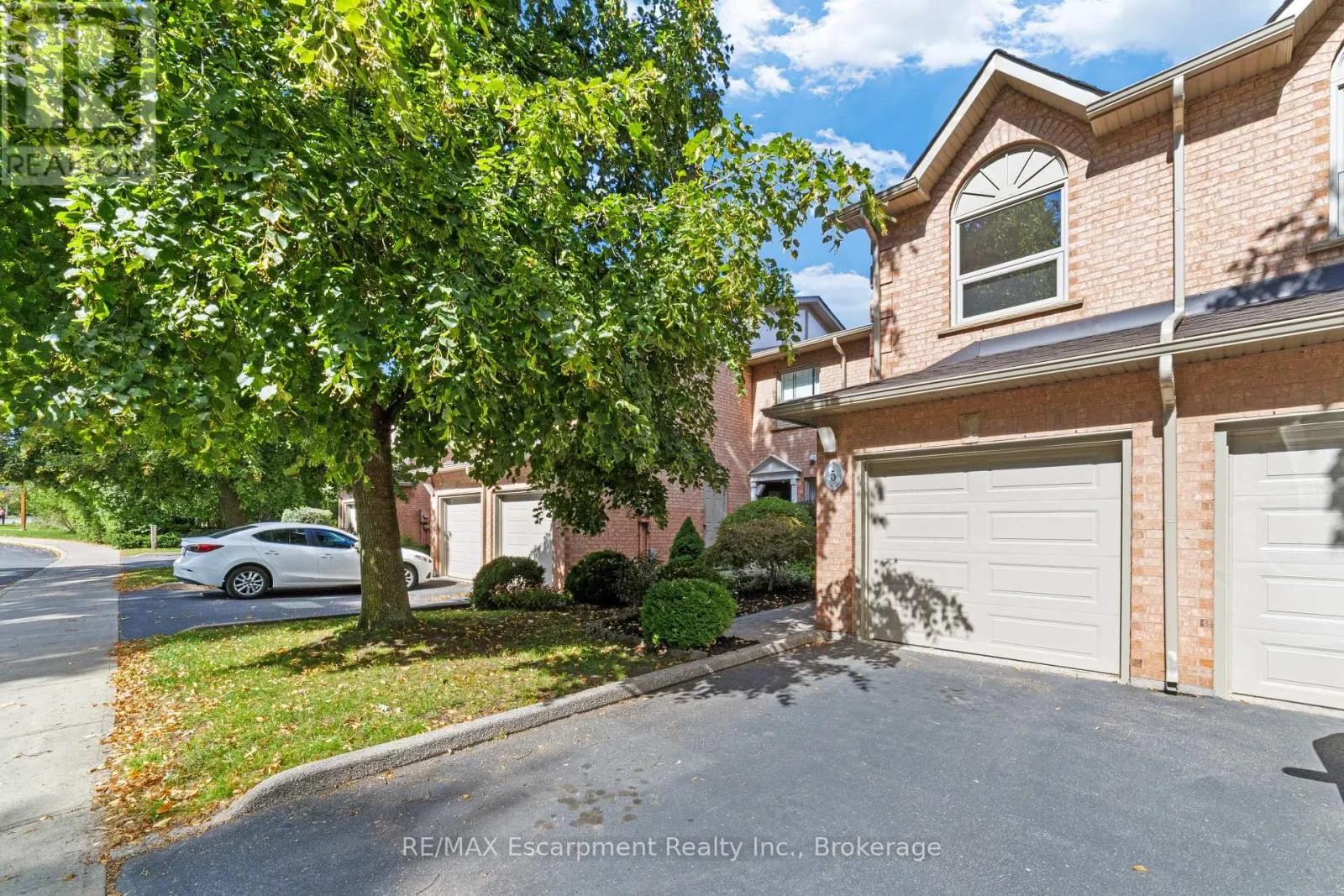 5 - 2065 SIXTH LINE, #5