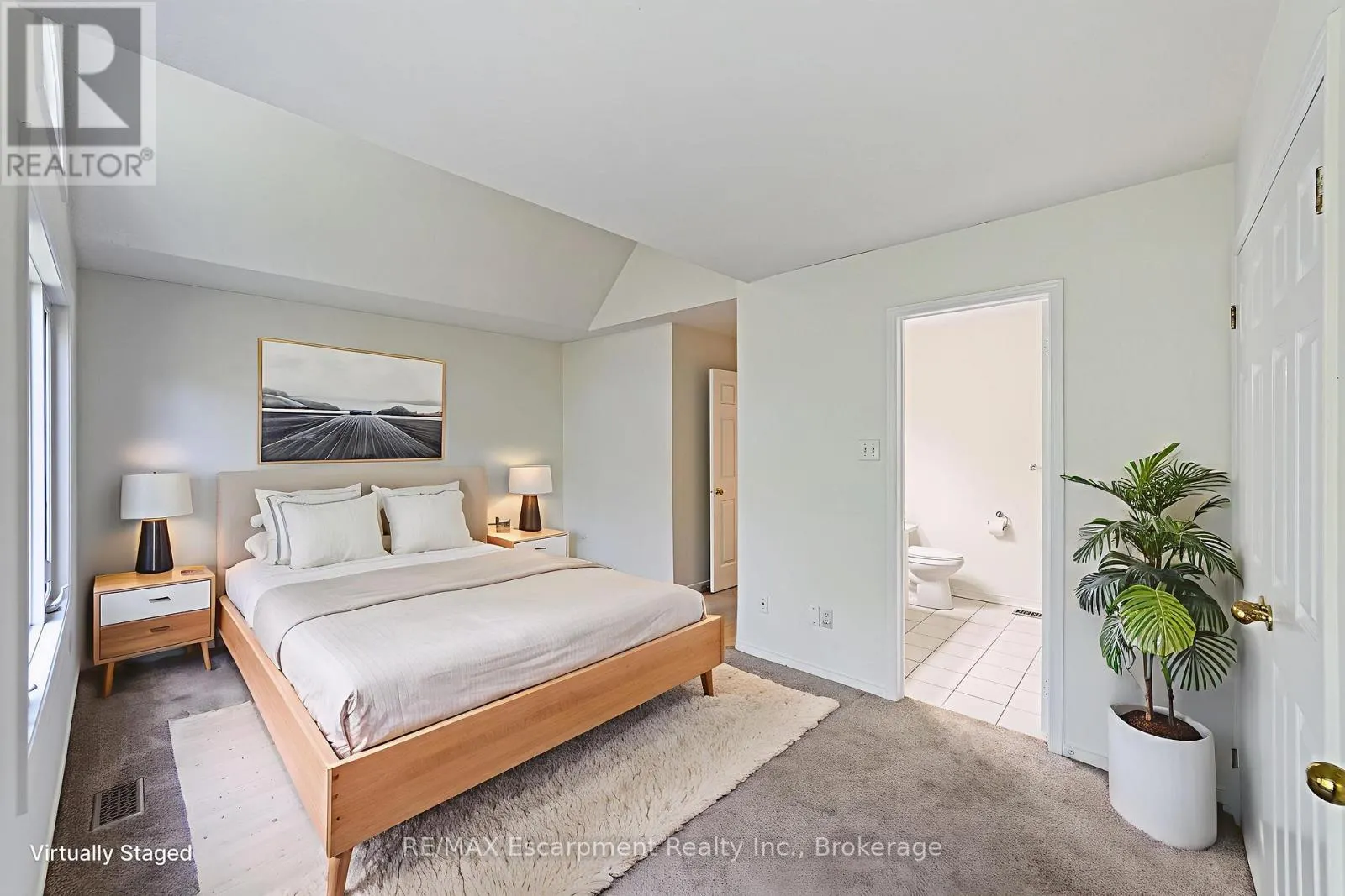 5 - 2065 SIXTH LINE, #5