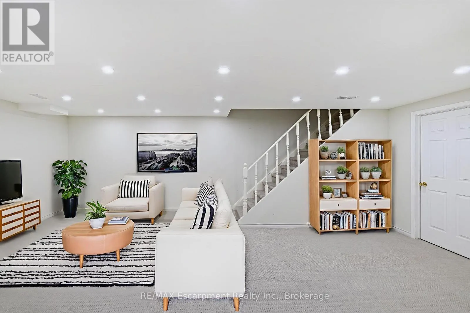 5 - 2065 SIXTH LINE, #5