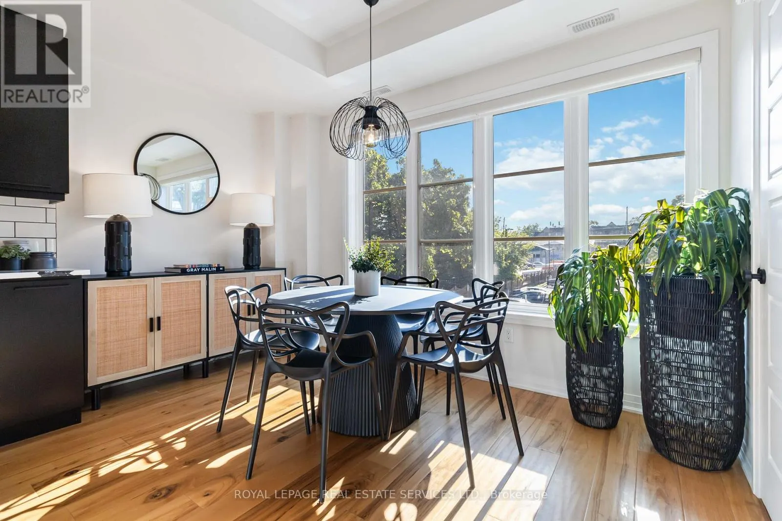 25 - 405 PLAINS ROAD E