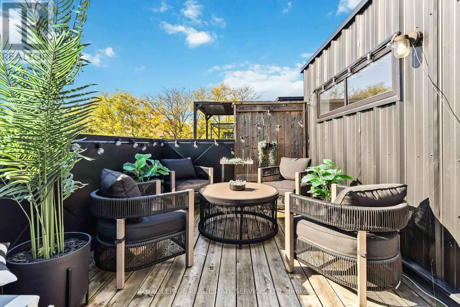 25 - 405 PLAINS ROAD E