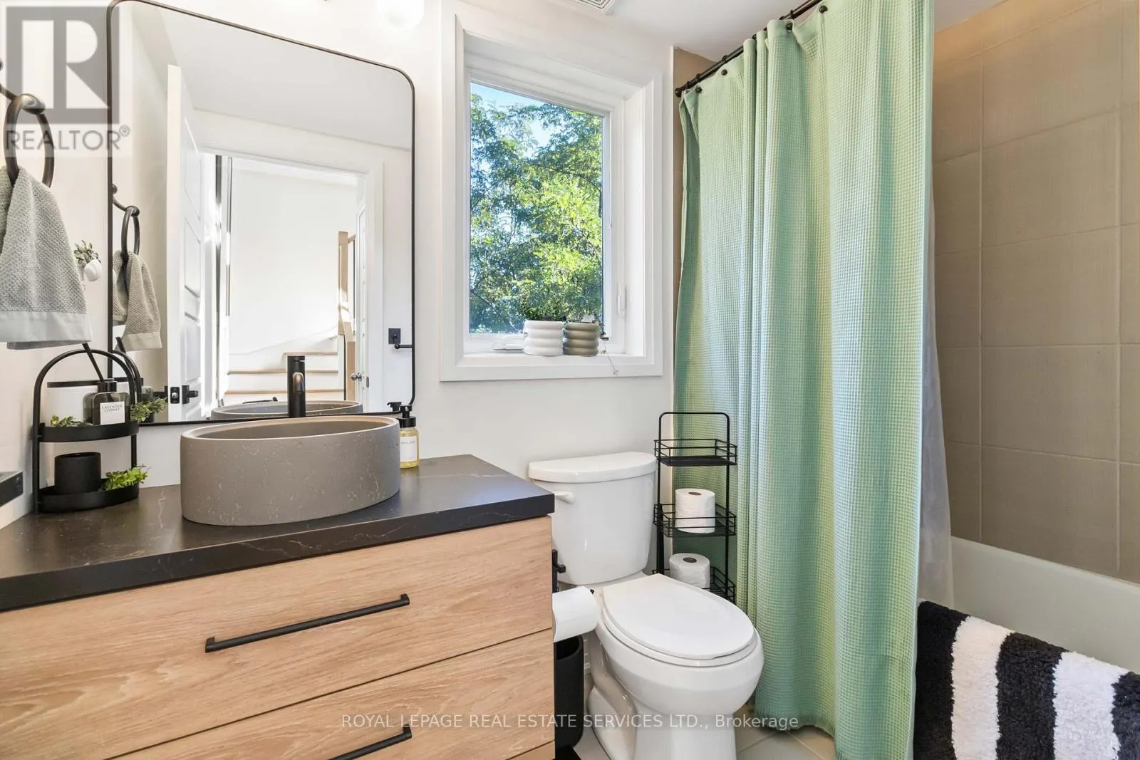 25 - 405 PLAINS ROAD E