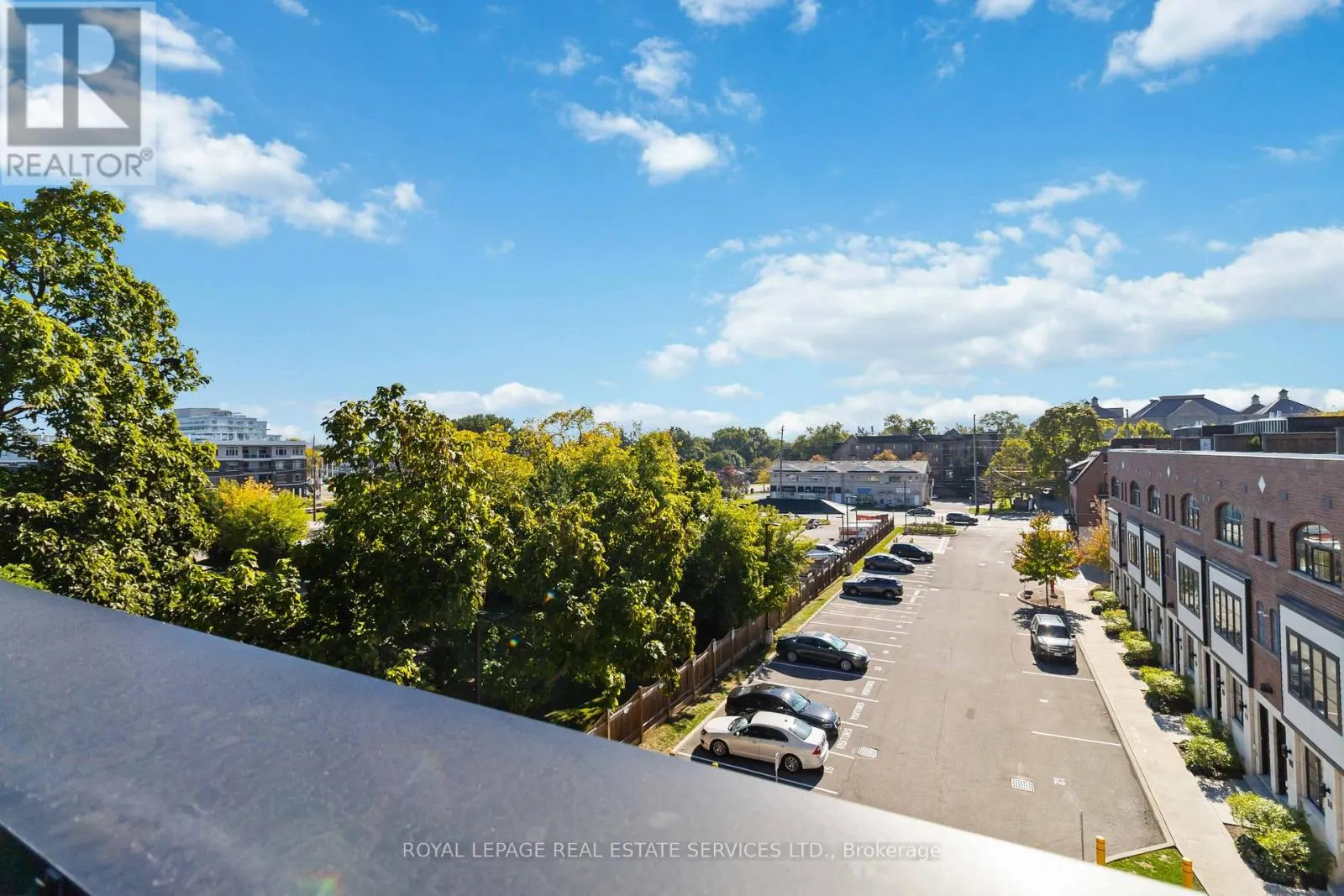 25 - 405 PLAINS ROAD E