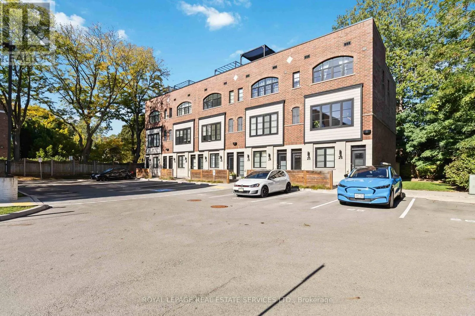 25 - 405 PLAINS ROAD E