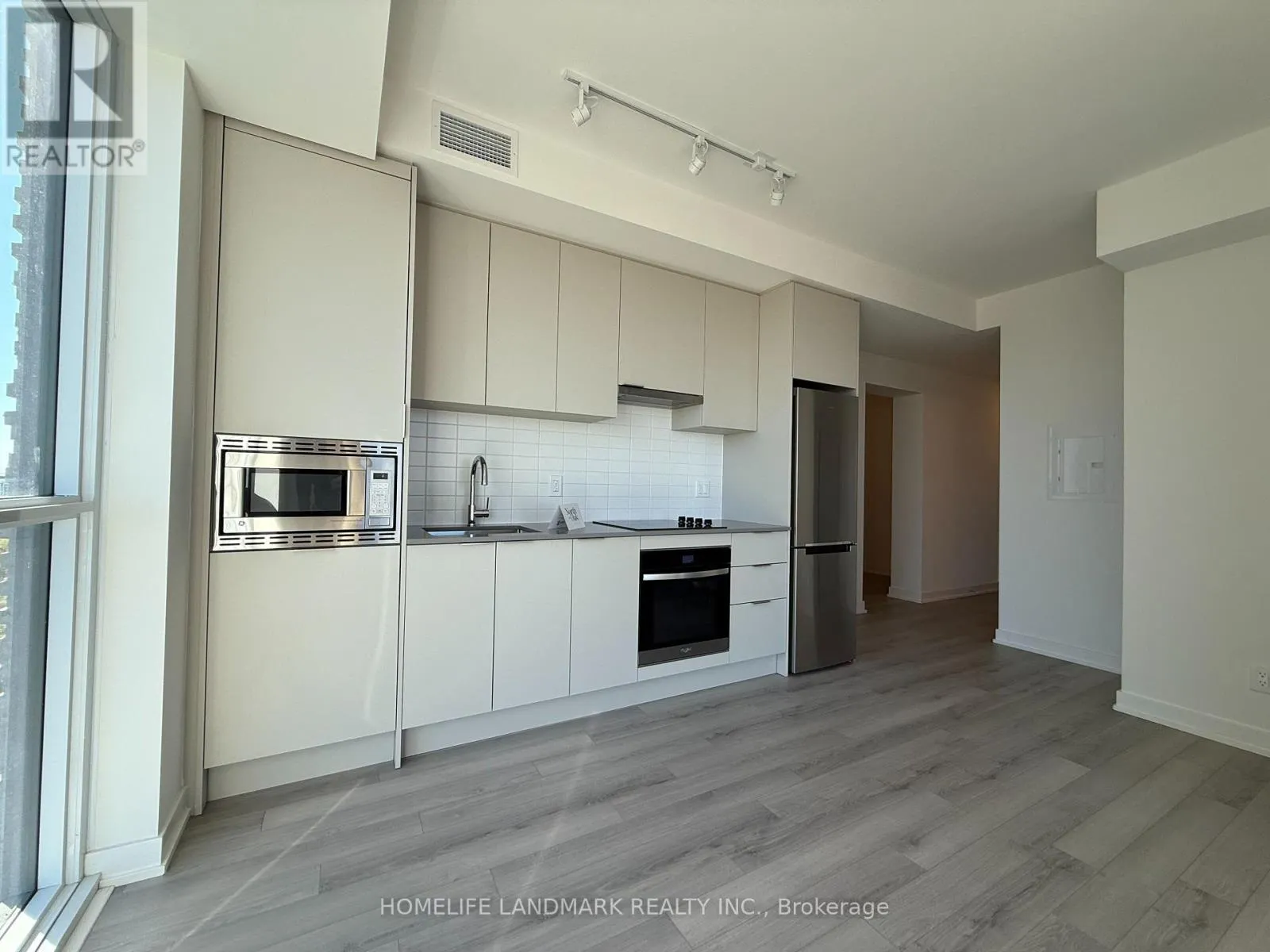 1209 - 3079 TRAFALGAR ROAD