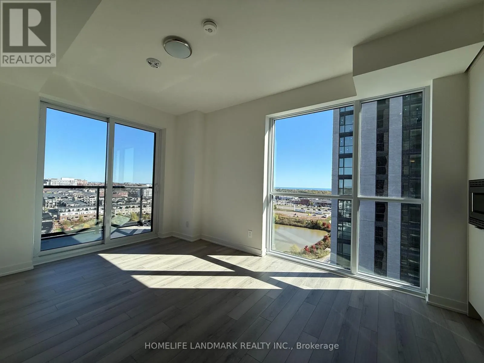 1209 - 3079 TRAFALGAR ROAD