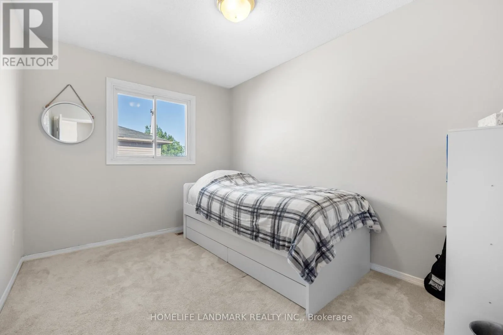 1544 KIRKROW CRESCENT