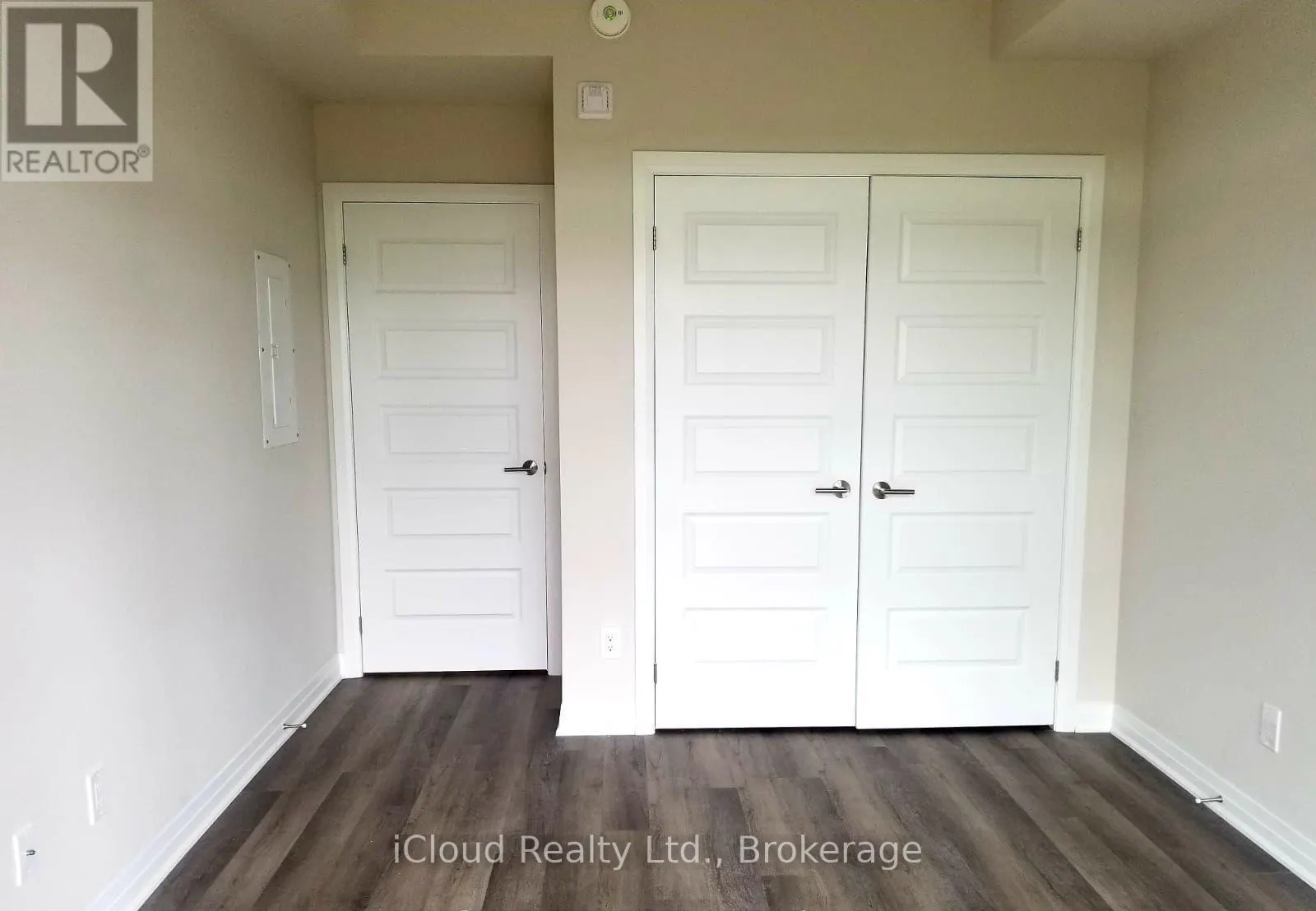 514 - 610 FARMSTEAD DRIVE