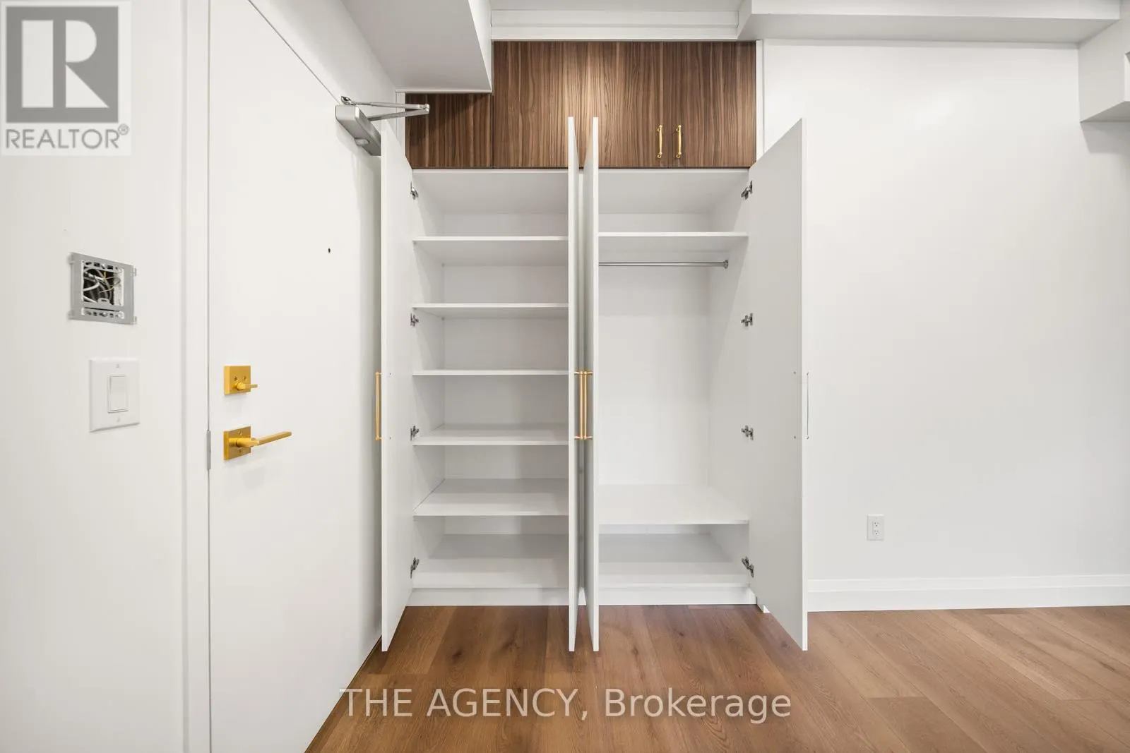 1 - 153 MAIN STREET E