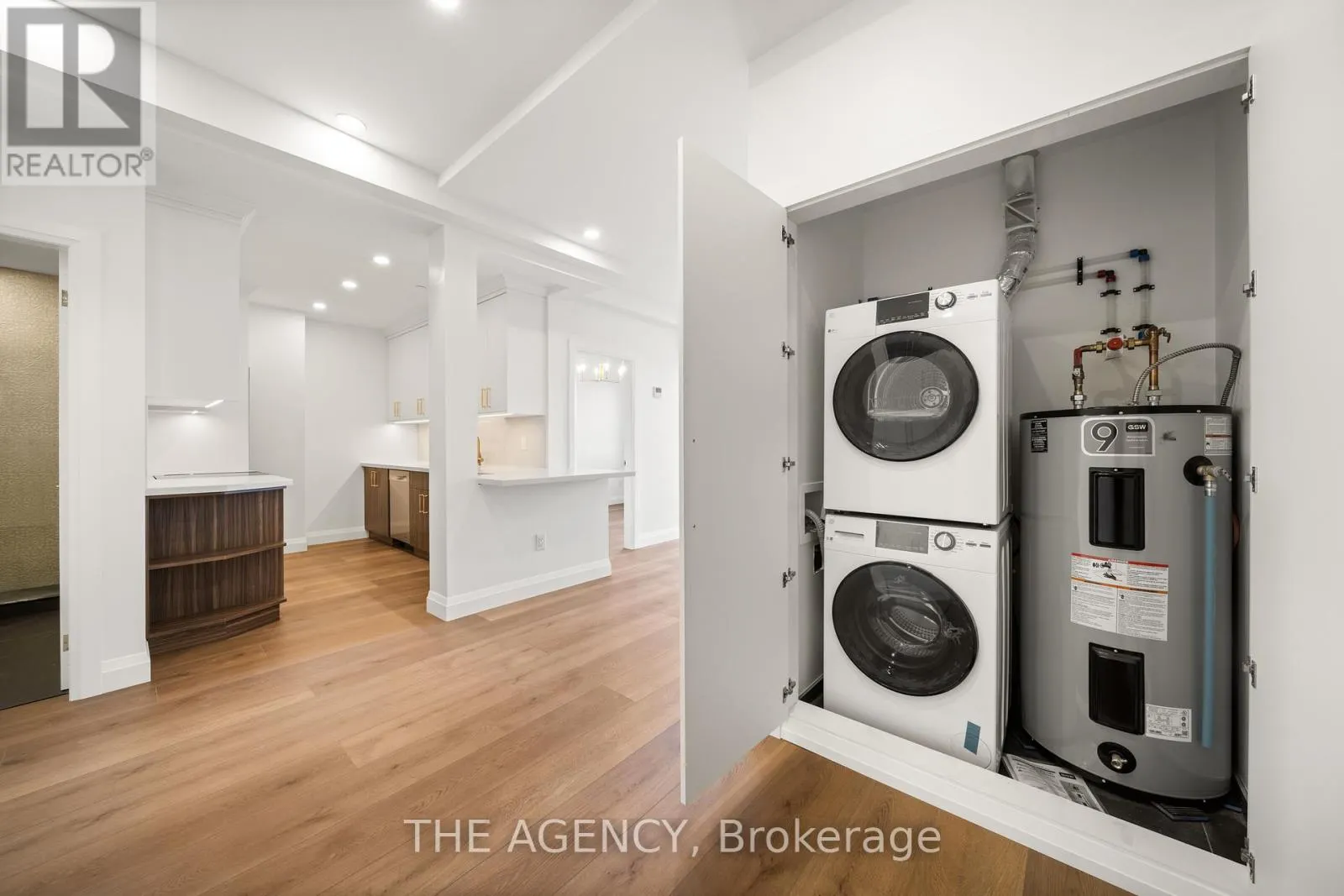 1 - 153 MAIN STREET E