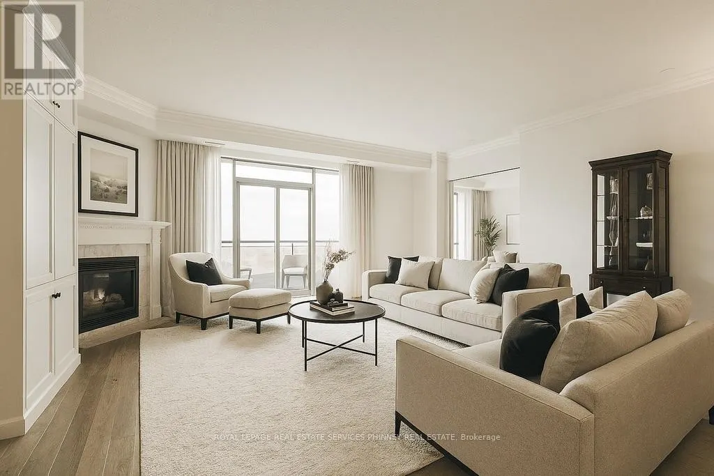 807 - 1900 THE COLLEGEWAY